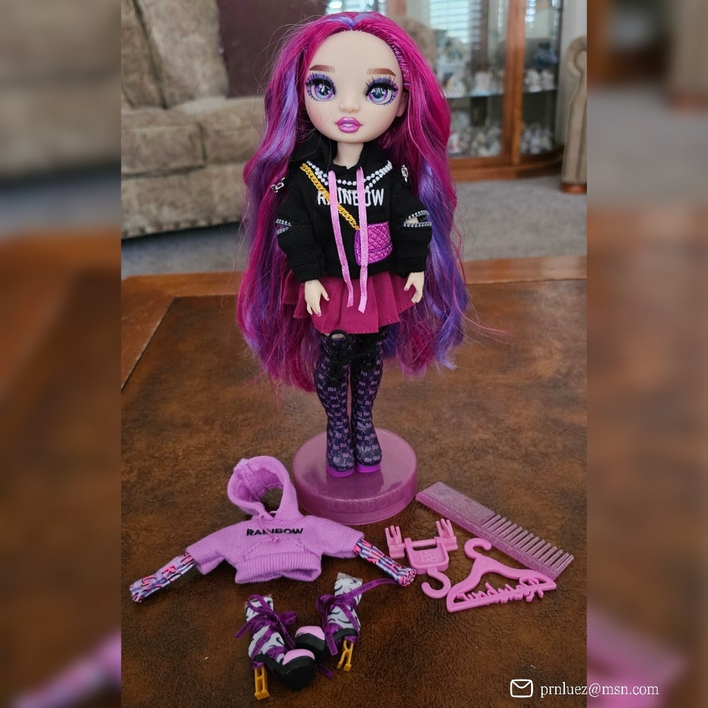 Rainbow High Emi Vanda Doll